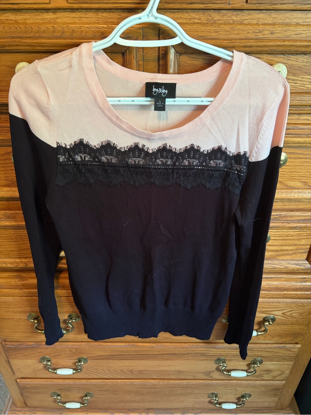 Colorblock Lace-Trim Pullover Sweater in Pink & Black